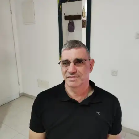 אברהם, 69Кирьят Ям, Израиль