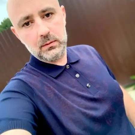 Алик, 44