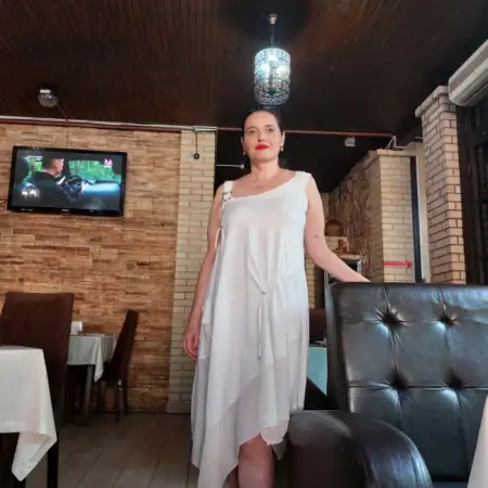 Юлия, 54 