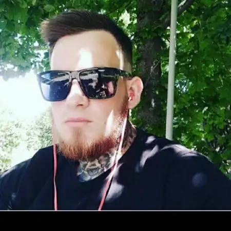 Саша, 28