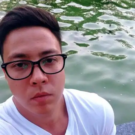 Роман, 37