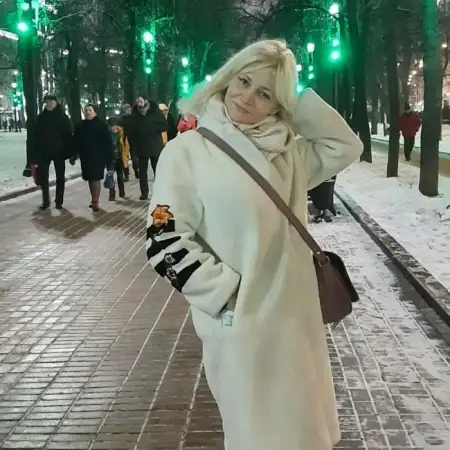 Юлия, 54