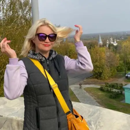Юлия, 54
