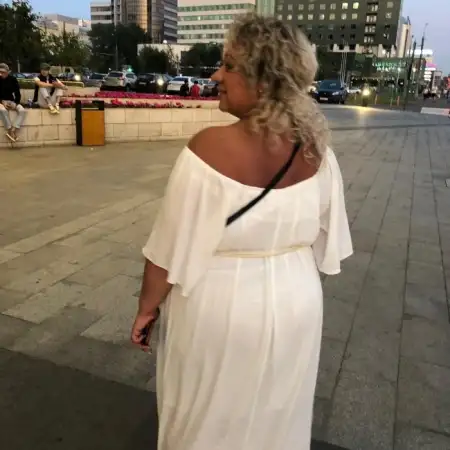 Евгения, 51