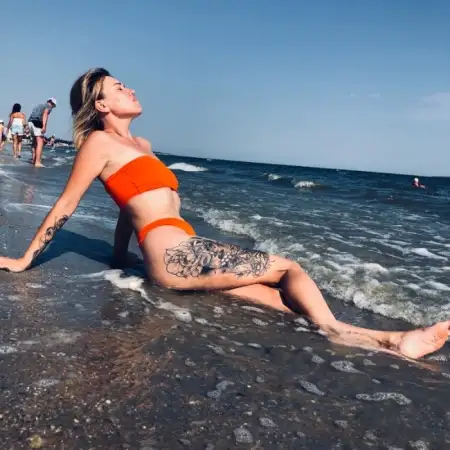 Natalia, 38
