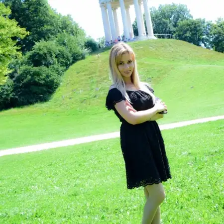 Viktoriya, 34