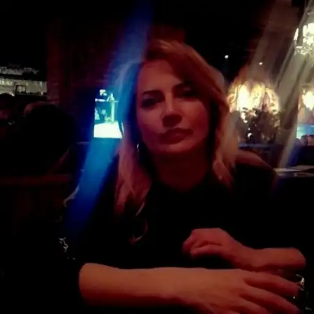 Lana, 40