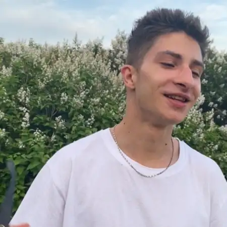 Александр, 26
