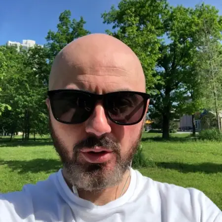 Михаил, 42