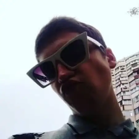 Саша, 25