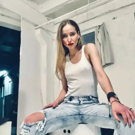 Irena, 34