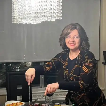 Anya, 48