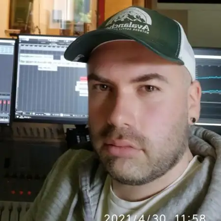 Kirill, 42