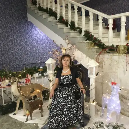 Виктория, 54
