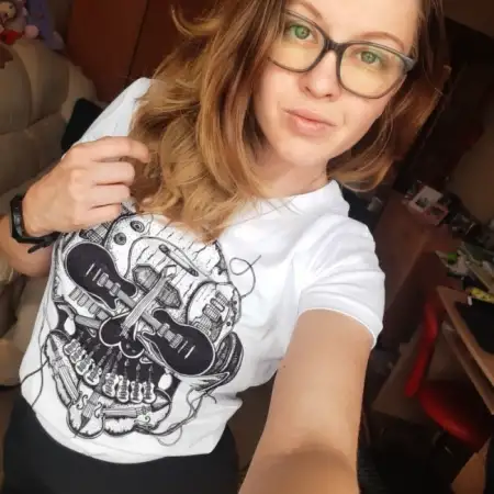 Olga, 33