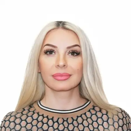 Olya, 52