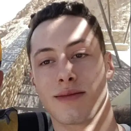 Alex, 29