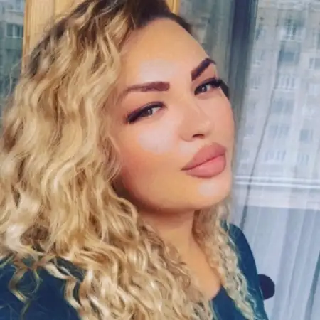 Kris, 31