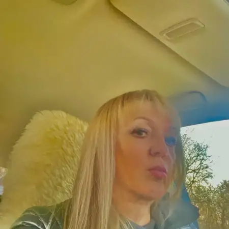 Elena, 58