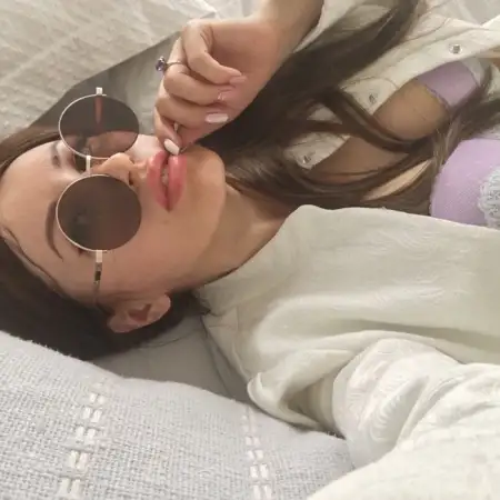 Kira, 31