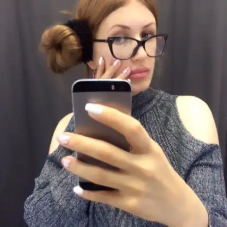 Kira, 31