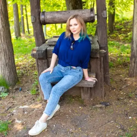 Yulia, 41