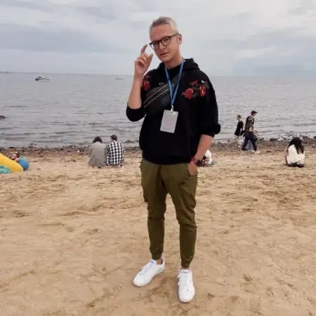 Anton, 38