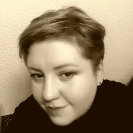 Alexandra, 40