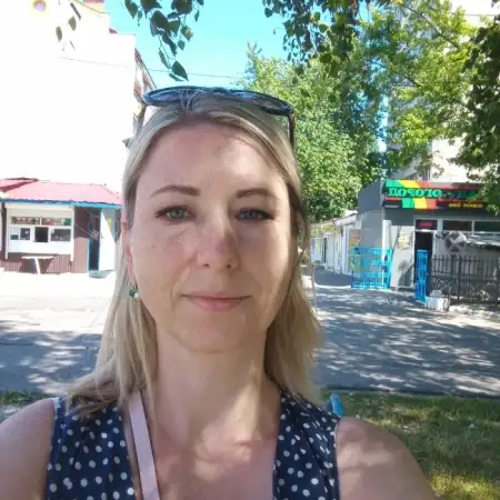 Alla, 47