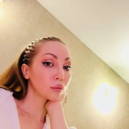 Нина, 48