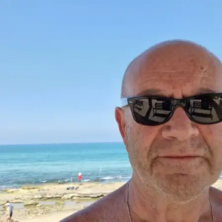 ליויו, 70Петах Тиква, Израиль