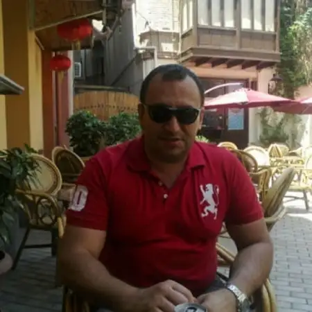 Vahe, 52