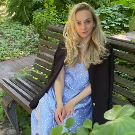 Юлия, 42