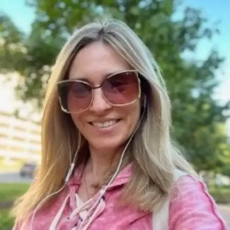 Elena, 51
