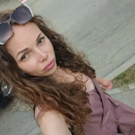 Маия, 37