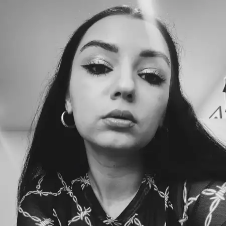 Алиса, 29