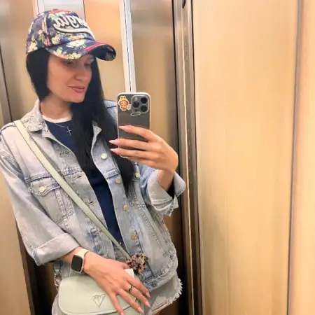 Irina, 39