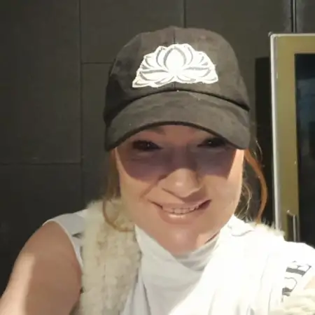 Nina, 51