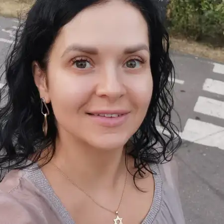 Оля, 49