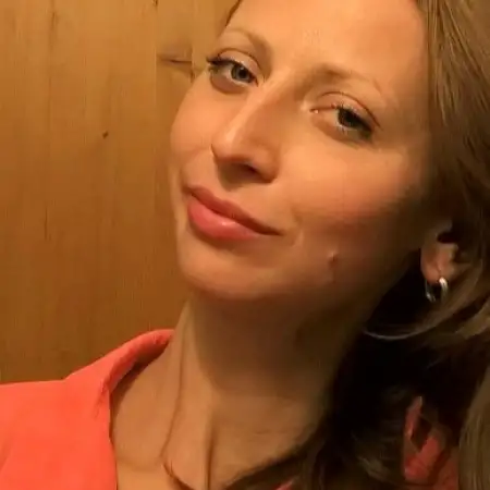 Nina, 45