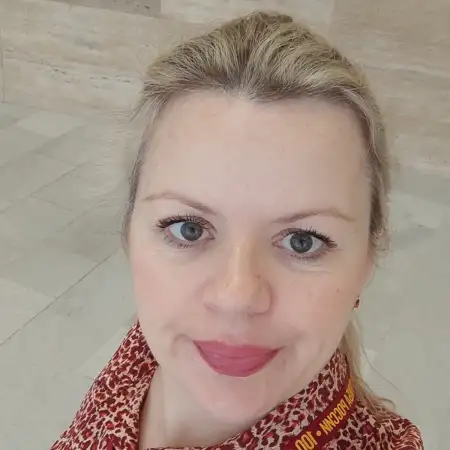 Юлия, 46