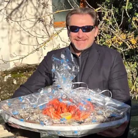 Victor, 60