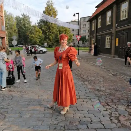 Эля, 23