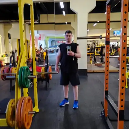 Aleksandr, 39