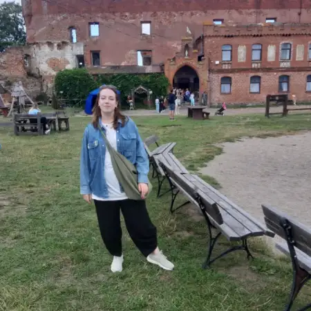 Алиса, 26