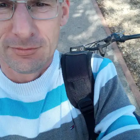 Алекси, 43Петах Тиква, Израиль