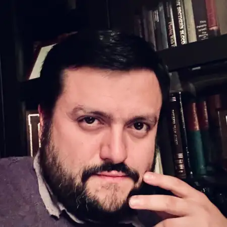 Vladislav, 37