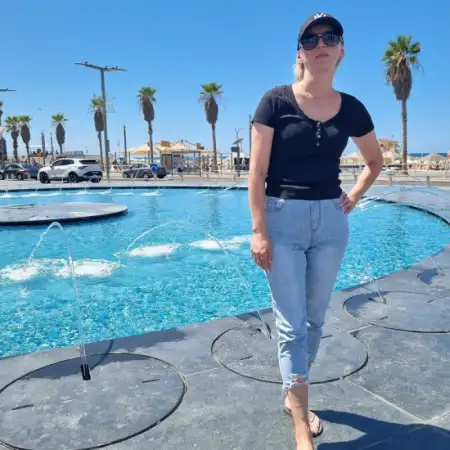 Taisiya, 52