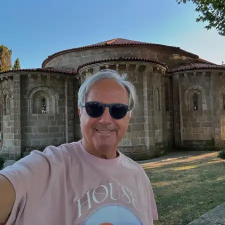 Gosta, 58