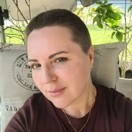 Ina, 46